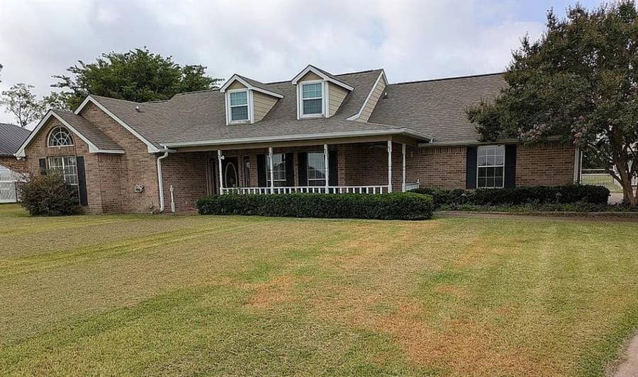 Property photo for 626 E Eubank Street, Mabank, TX