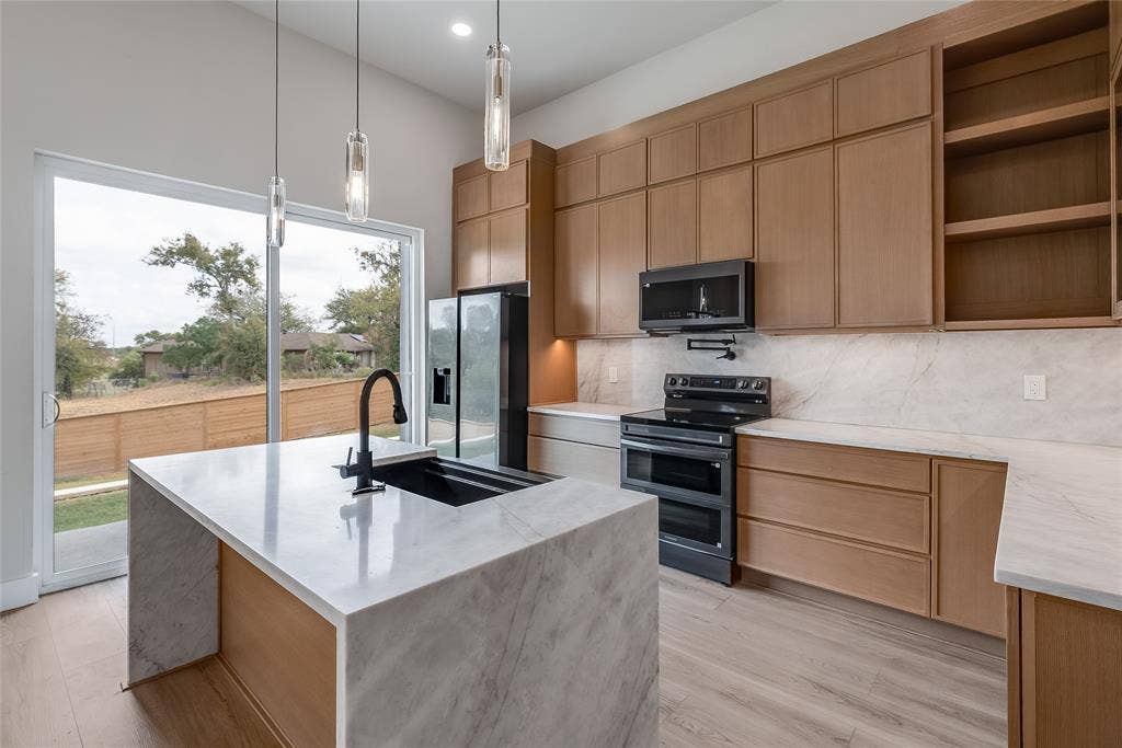 4581 N Shore Drive, The Colony, TX 75056