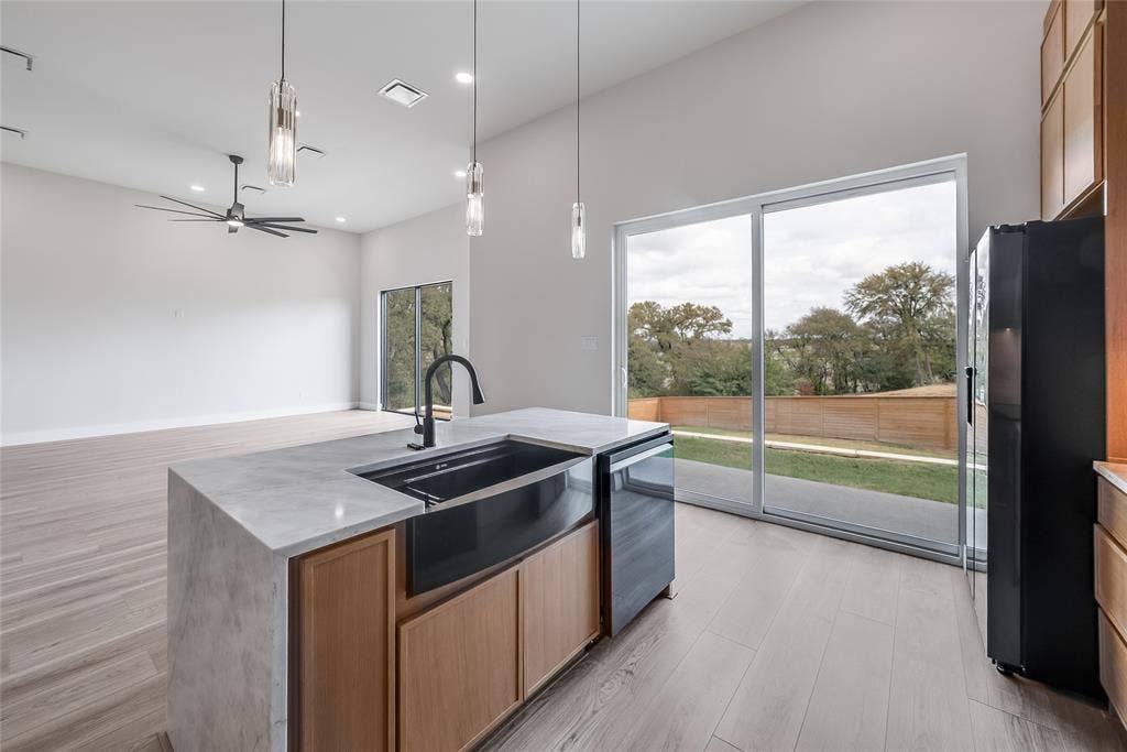 4581 N Shore Drive, The Colony, TX 75056