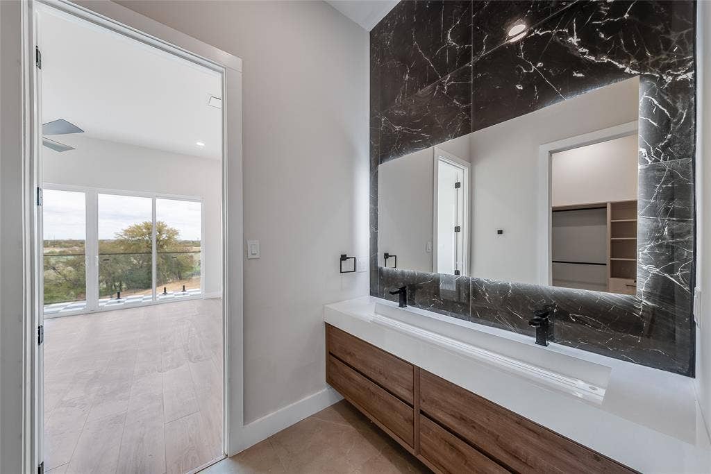 4581 N Shore Drive, The Colony, TX 75056