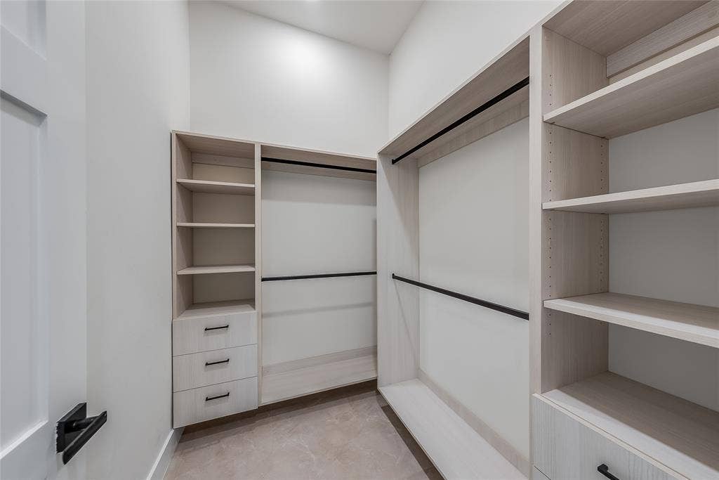 4581 N Shore Drive, The Colony, TX 75056