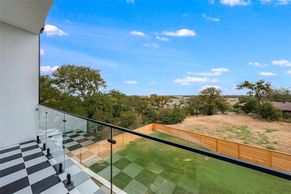 4581 N Shore Drive, The Colony, TX 75056