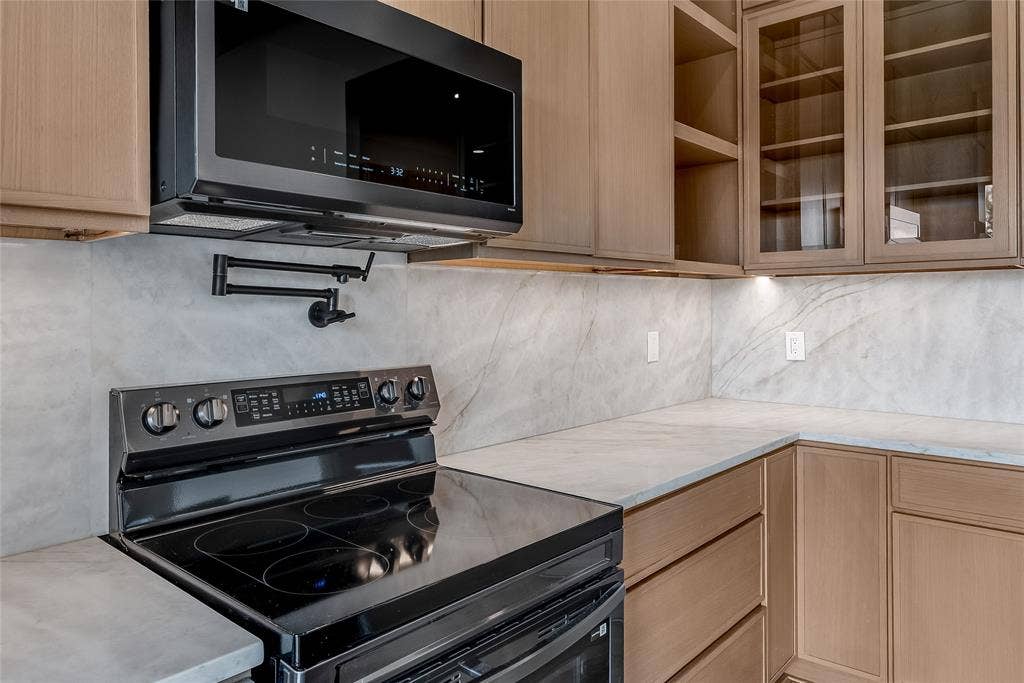 4581 N Shore Drive, The Colony, TX 75056