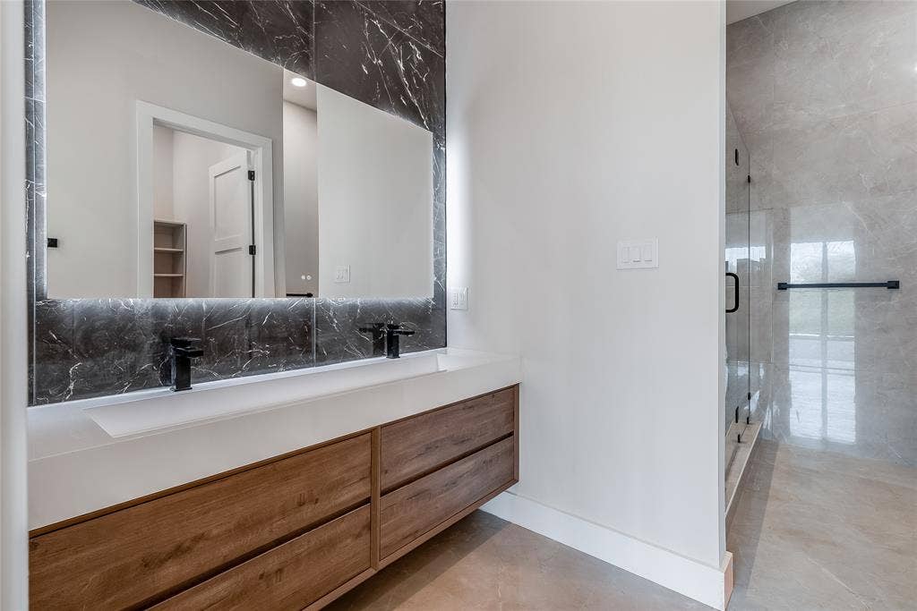 4581 N Shore Drive, The Colony, TX 75056
