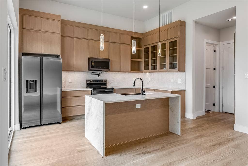 4581 N Shore Drive, The Colony, TX 75056