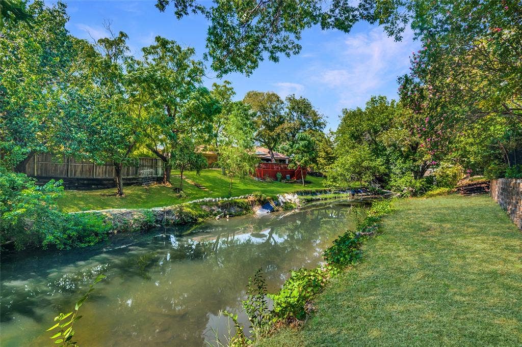 17411 Oakington Court, Dallas, TX 75252 Very private - just a few neighbors enjoy this!