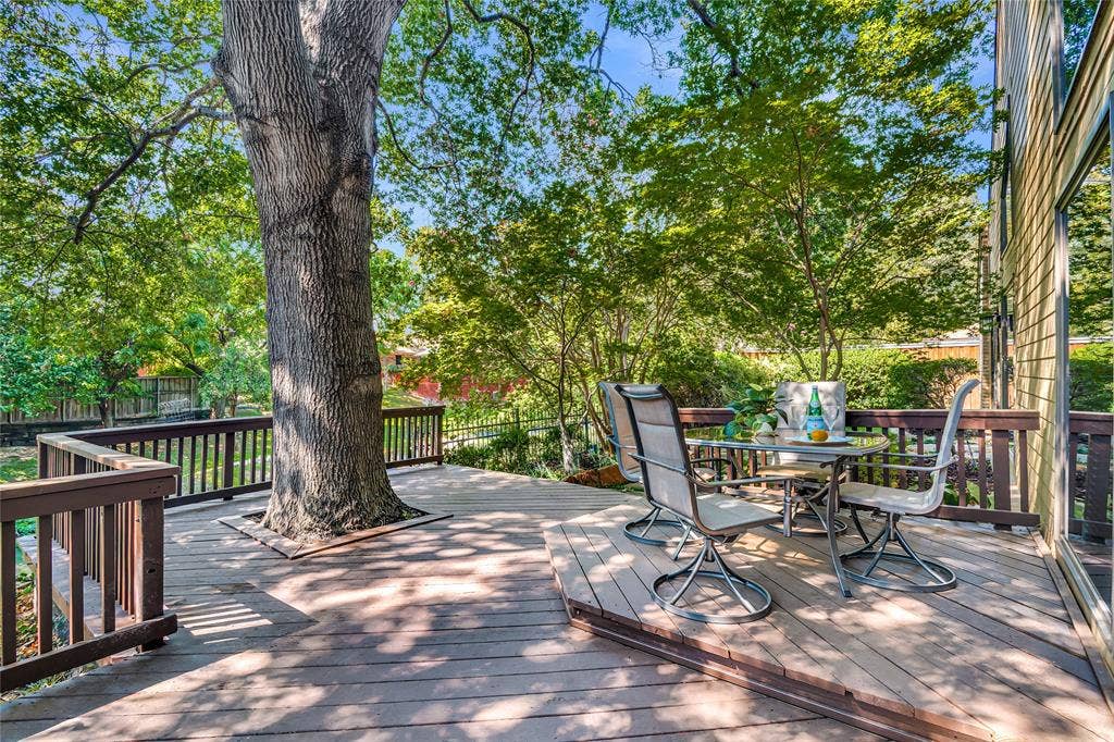 17411 Oakington Court, Dallas, TX 75252 Your private, serene, creek view environment for morning coffee or evening dining!