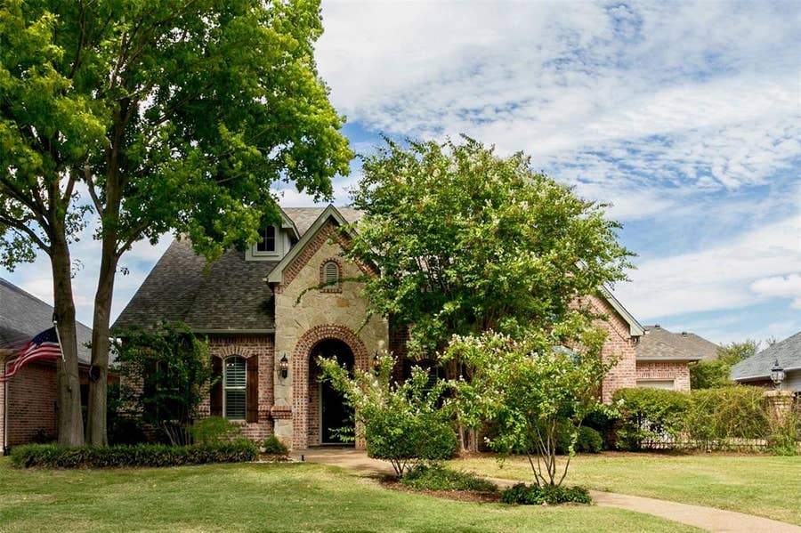 Property photo for 13825 E Riviera Drive, Fort Worth, TX