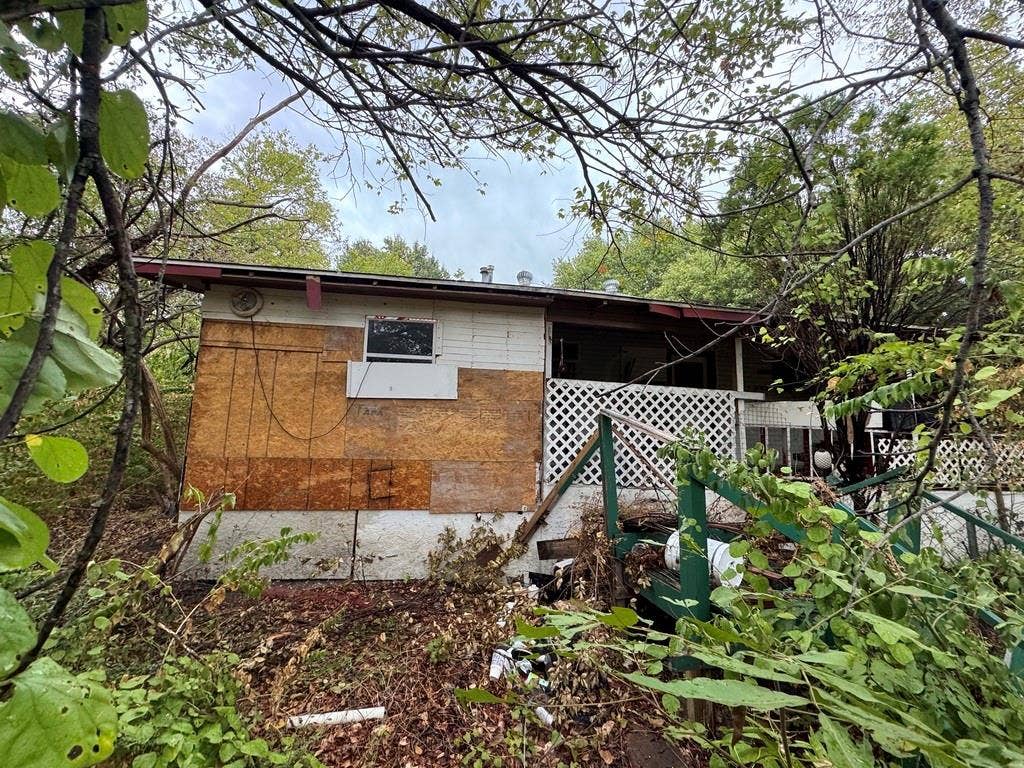 4324 S Cedar Circle Drive, Dallas, TX 75237 4324 S Cedar Circle Drive, Dallas, TX 75237