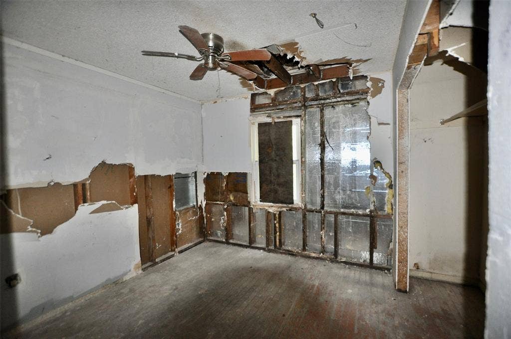 4324 S Cedar Circle Drive, Dallas, TX 75237 4324 S Cedar Circle Drive, Dallas, TX 75237