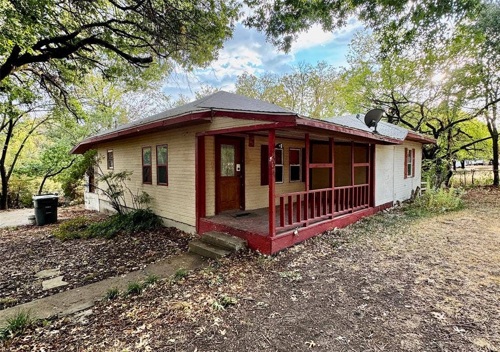 4324 S Cedar Circle Drive, Dallas, TX 75237 4324 S Cedar Circle Drive, Dallas, TX 75237