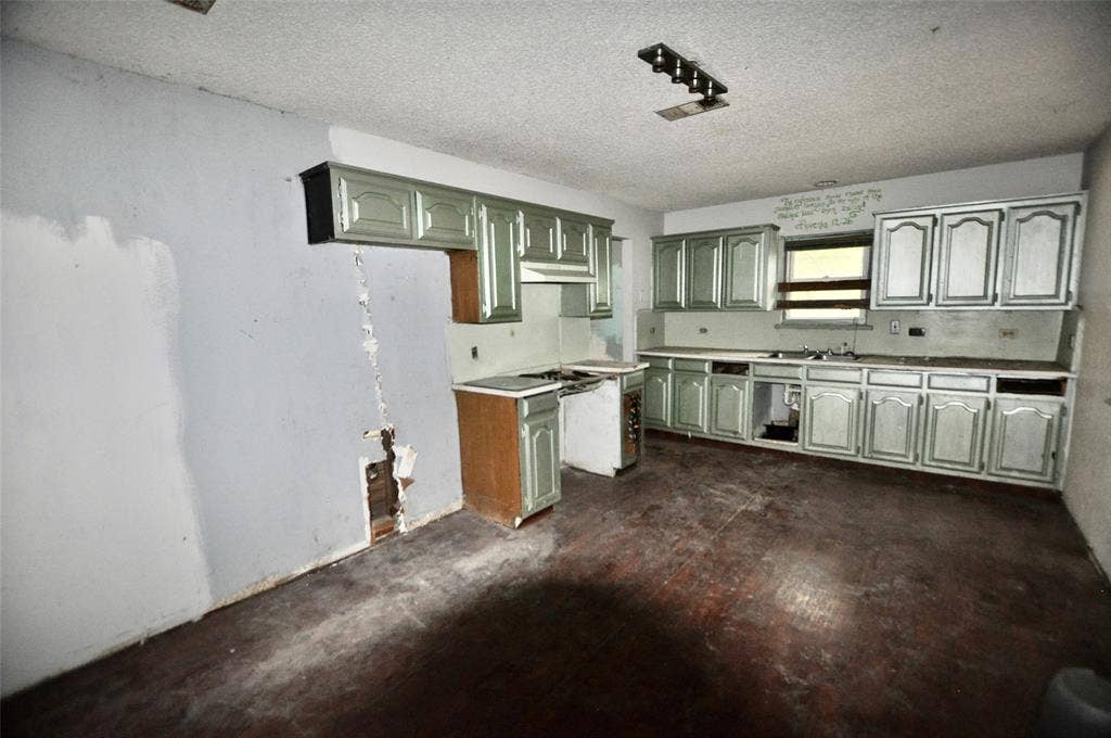 4324 S Cedar Circle Drive, Dallas, TX 75237 4324 S Cedar Circle Drive, Dallas, TX 75237