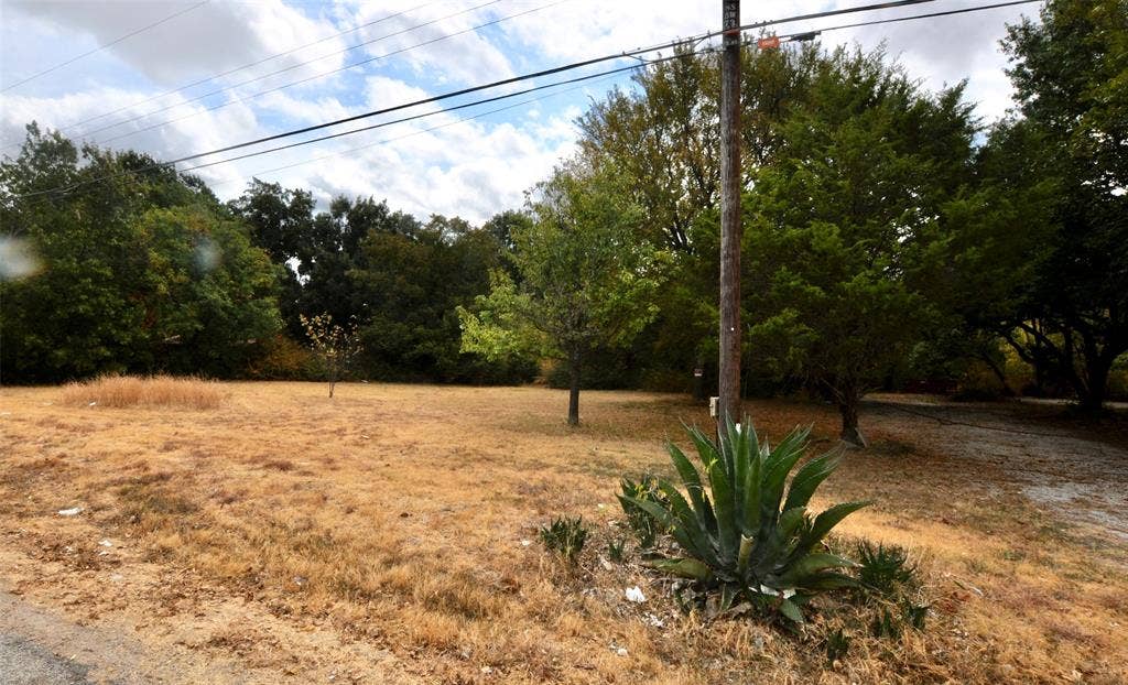 4324 S Cedar Circle Drive, Dallas, TX 75237 4324 S Cedar Circle Drive, Dallas, TX 75237