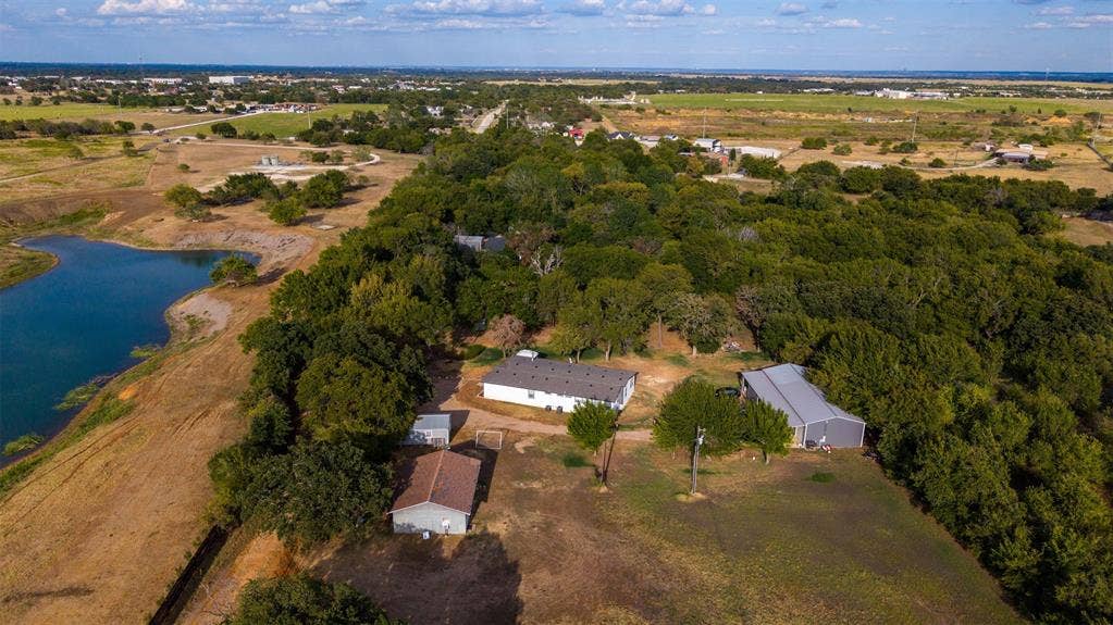 2421 N County Road 810, Alvarado, TX 76009