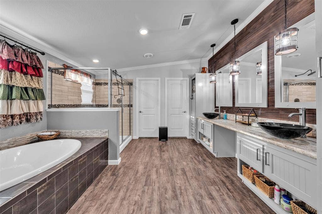 2421 N County Road 810, Alvarado, TX 76009