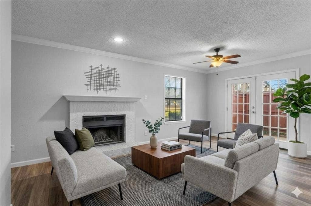 5326 Columbia Avenue, Dallas, TX 75214 Virtually-staged living room