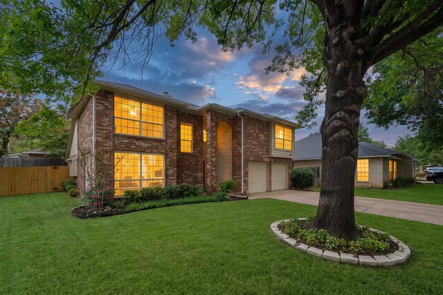 Property photo for 7025 Escondido Drive, Arlington, TX