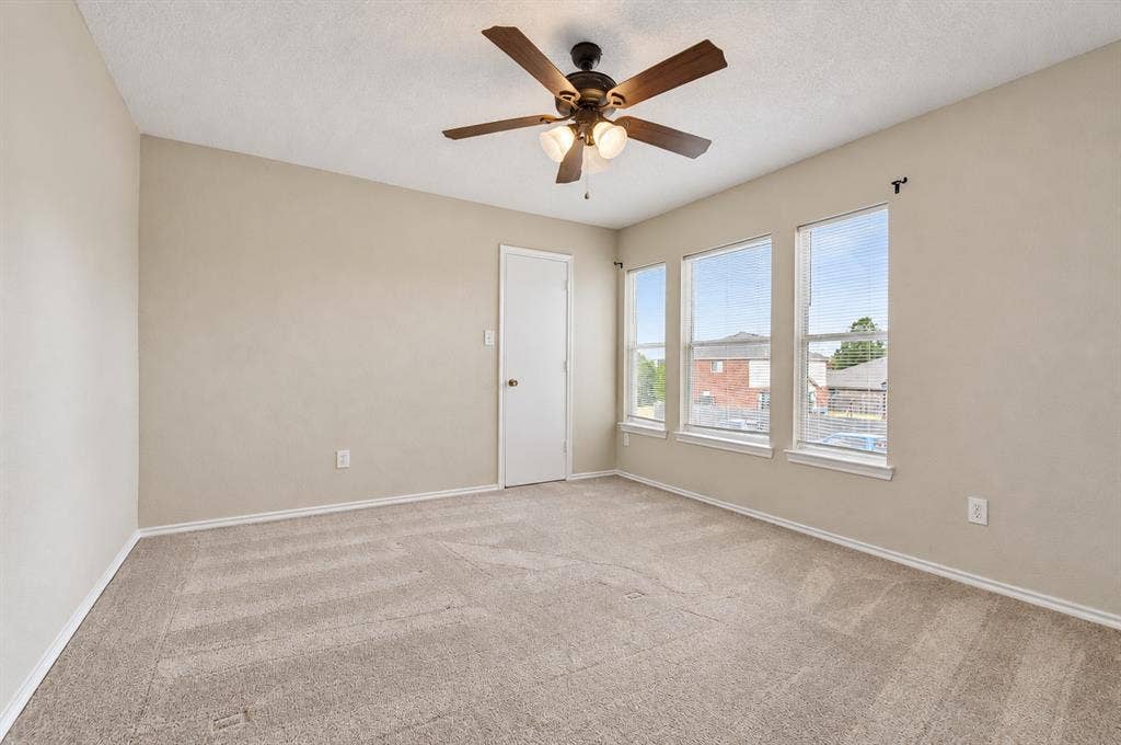 2813 Custer Drive, Corinth, TX 76210