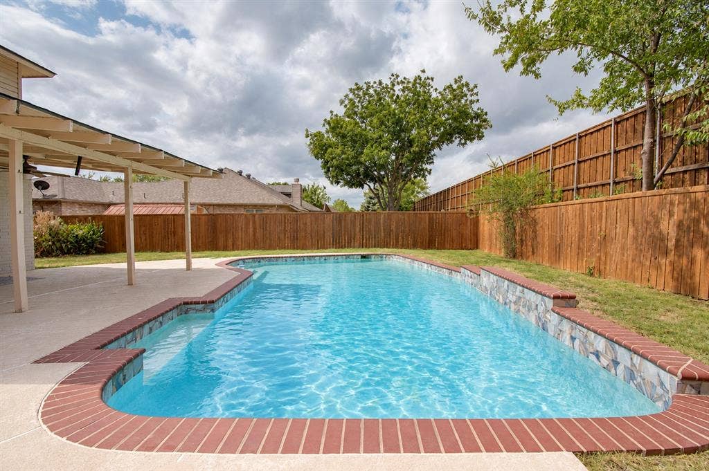 2813 Custer Drive, Corinth, TX 76210