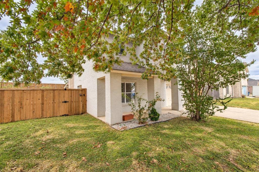 2813 Custer Drive, Corinth, TX 76210