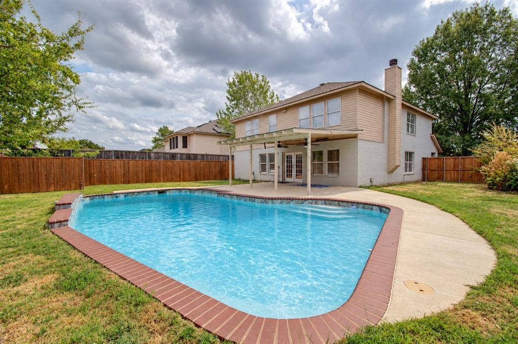 2813 Custer Drive, Corinth, TX 76210