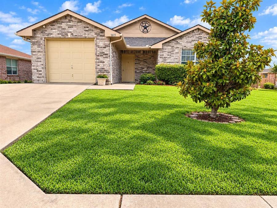 Property photo for 1605 Canary Island Court, Dallas, TX