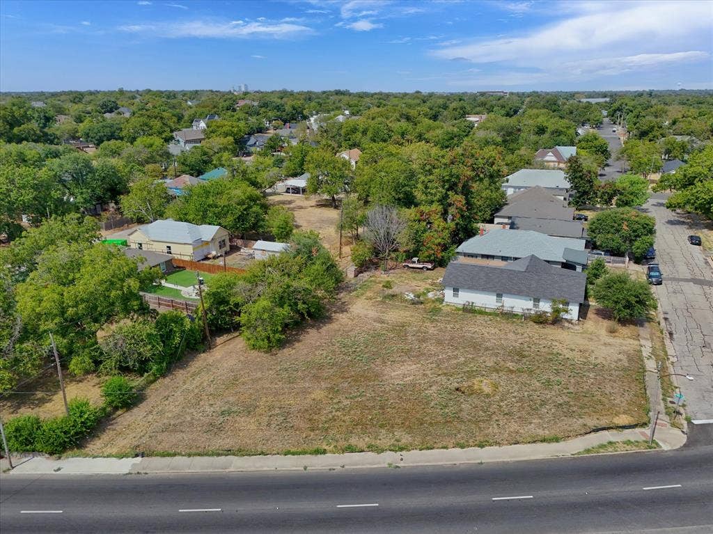 1401 W Waco Drive, Waco, TX 76701 1401 W Waco Drive, Waco, TX 76701