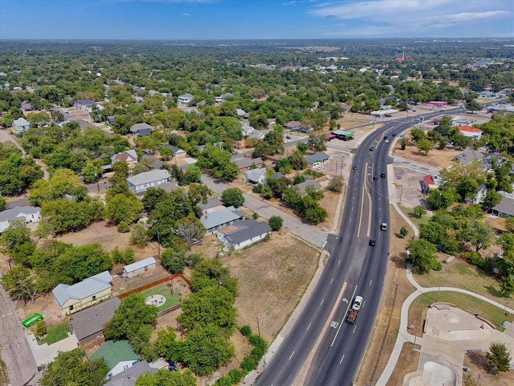 1401 W Waco Drive, Waco, TX 76701 1401 W Waco Drive, Waco, TX 76701