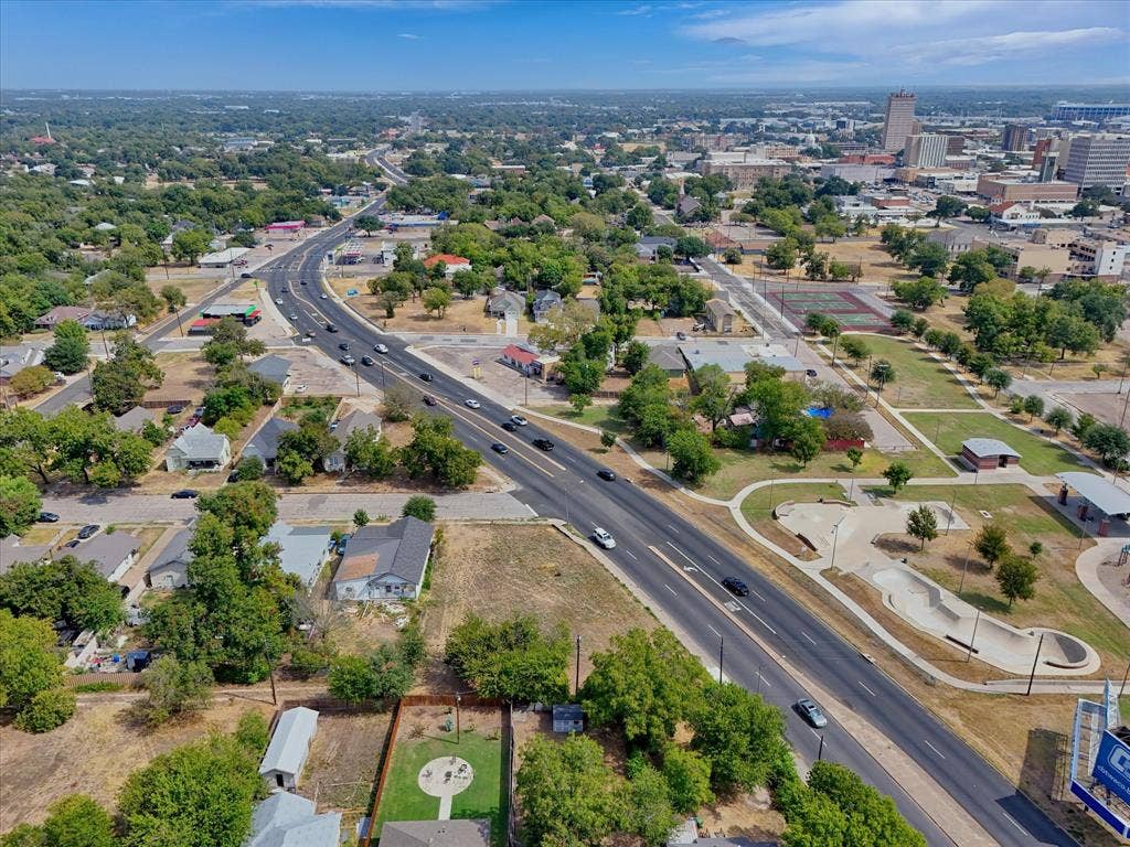 1401 W Waco Drive, Waco, TX 76701 1401 W Waco Drive, Waco, TX 76701