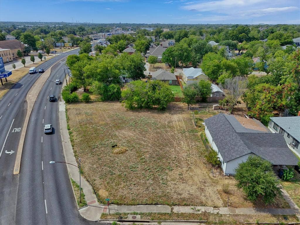 1401 W Waco Drive, Waco, TX 76701 1401 W Waco Drive, Waco, TX 76701