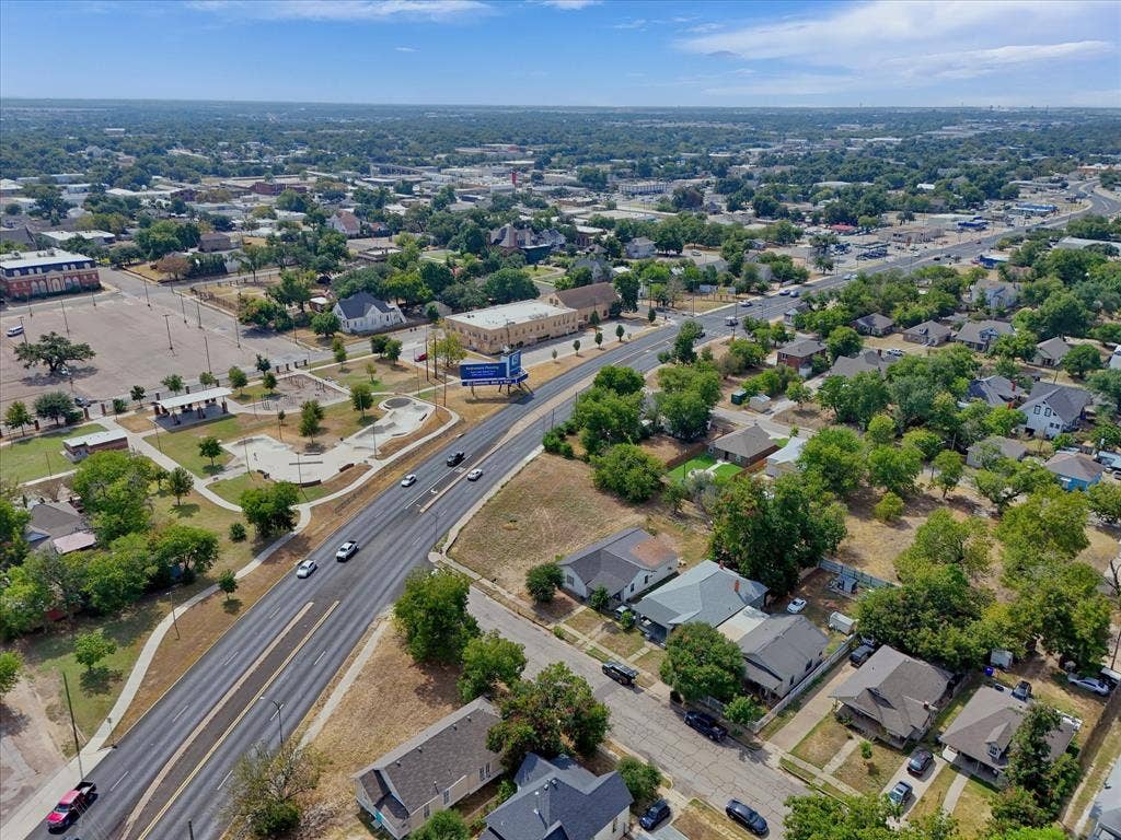 1401 W Waco Drive, Waco, TX 76701 1401 W Waco Drive, Waco, TX 76701