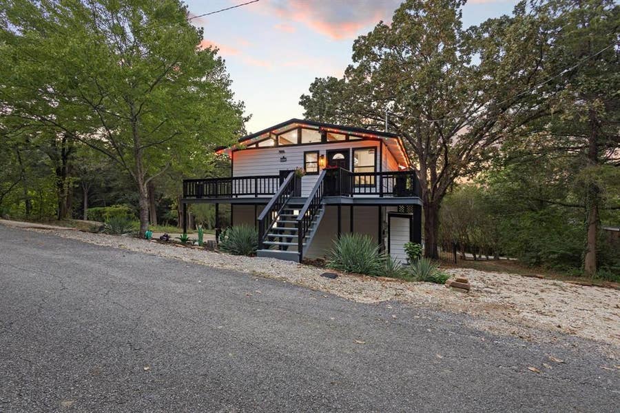 Property photo for 207 Wales Drive, Pottsboro, TX