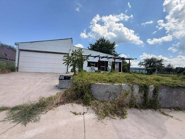 Property photo for 701 Shoreline Drive, West Tawakoni, TX