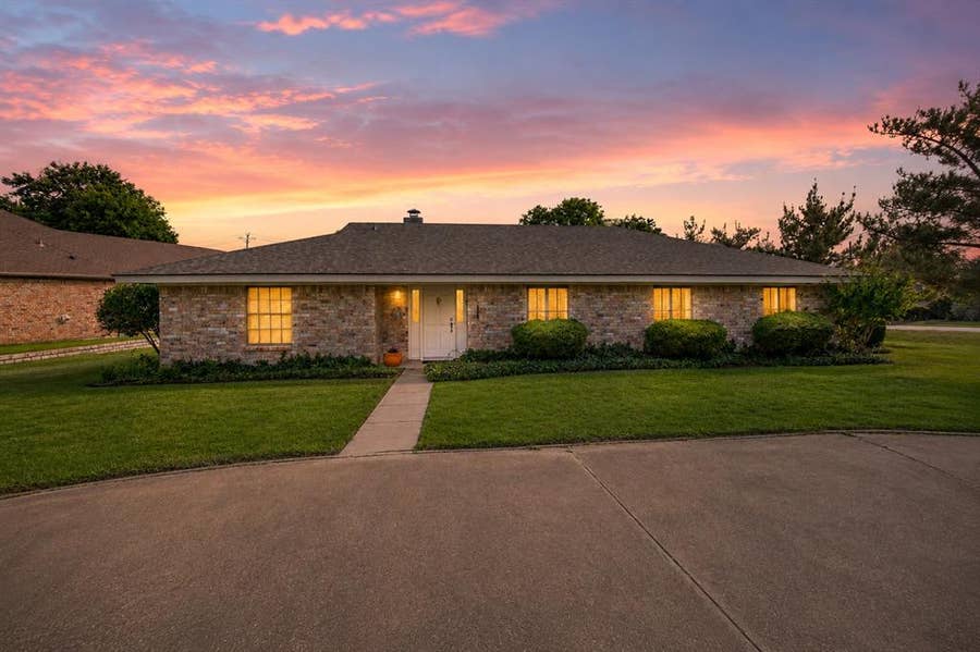 Property photo for 5132 Fairway Circle, De Cordova, TX