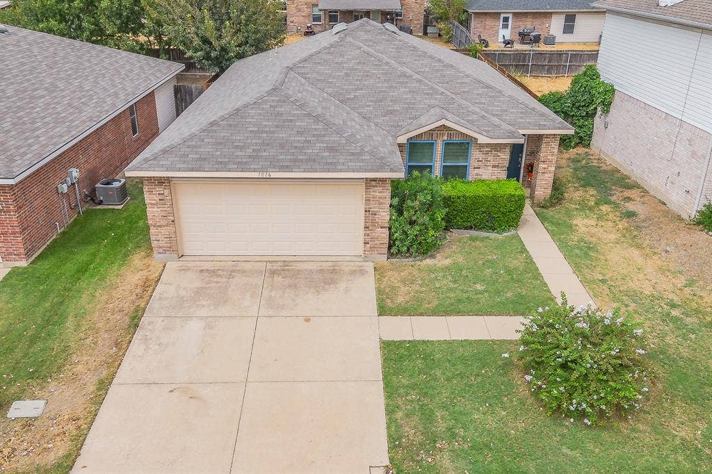 1016 Stone Chapel Way, Fort Worth, TX 76179