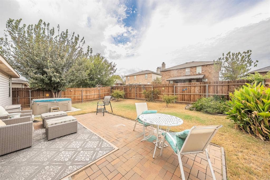 1016 Stone Chapel Way, Fort Worth, TX 76179