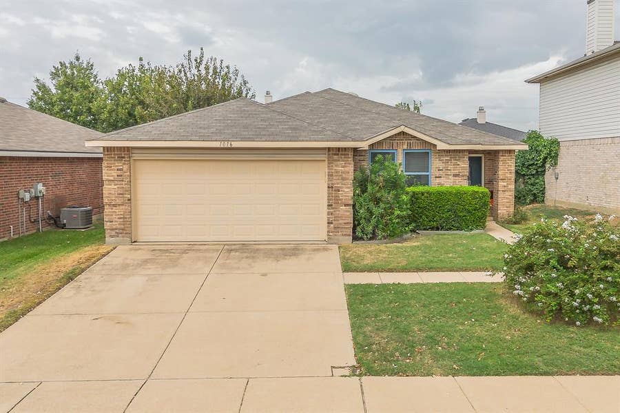 Property photo for 1016 Stone Chapel Way, Fort Worth, TX