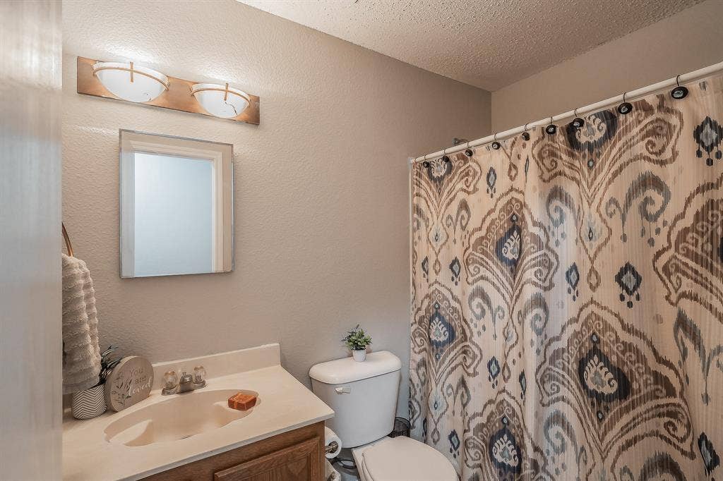 1016 Stone Chapel Way, Fort Worth, TX 76179