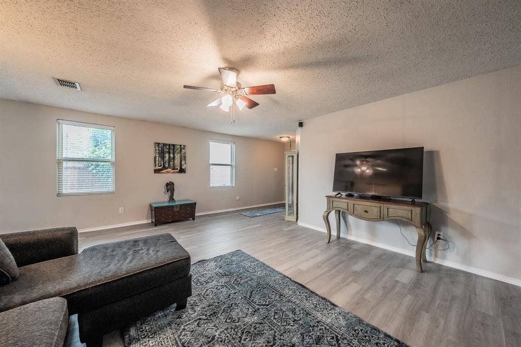 1016 Stone Chapel Way, Fort Worth, TX 76179