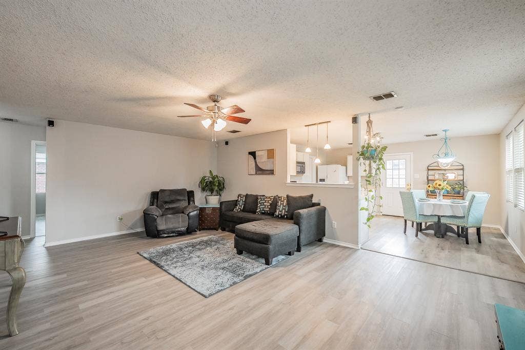 1016 Stone Chapel Way, Fort Worth, TX 76179