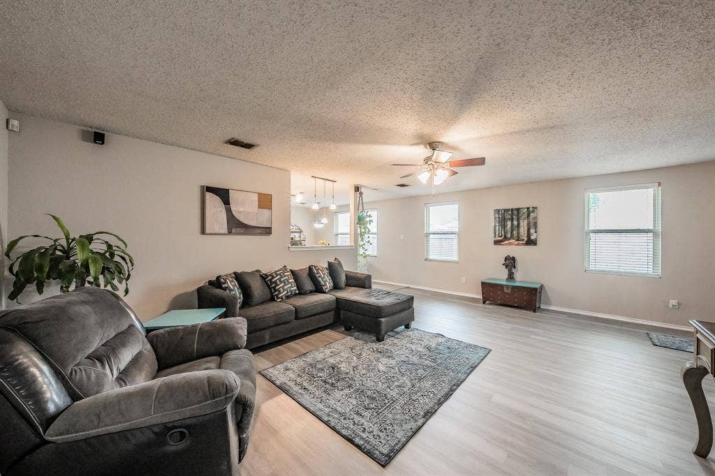 1016 Stone Chapel Way, Fort Worth, TX 76179