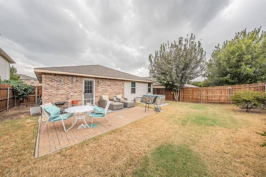 1016 Stone Chapel Way, Fort Worth, TX 76179