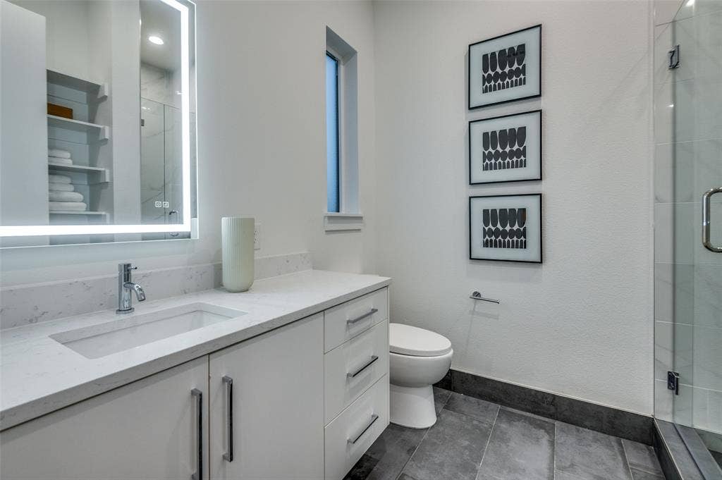 4109 N Reserve Lane, Addison, TX 75001 4109 N Reserve Lane, Addison, TX 75001