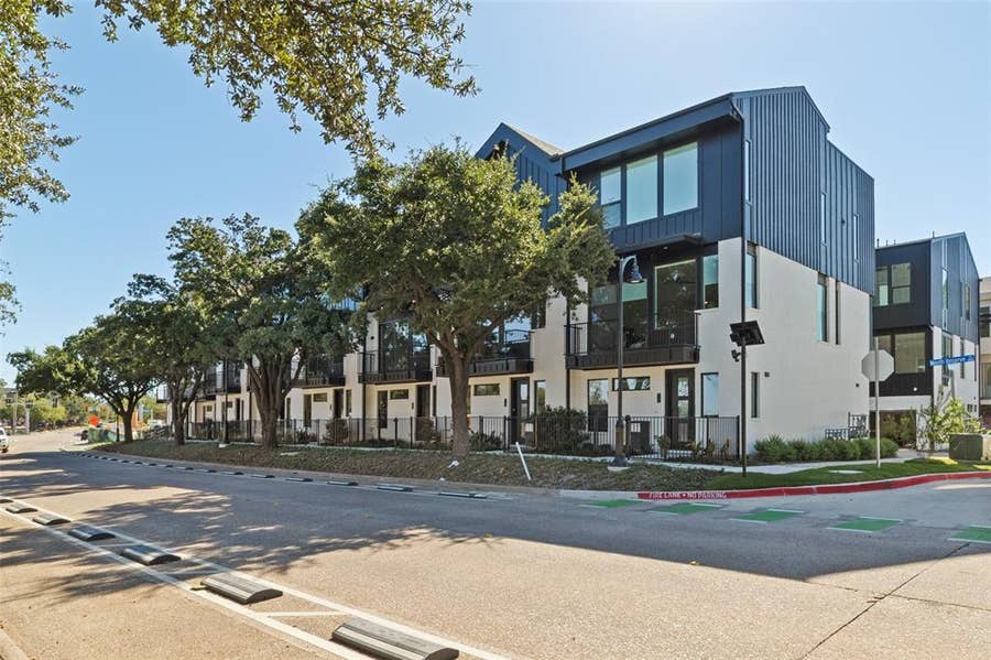 Property photo for 4109 N Reserve Lane, Addison, TX