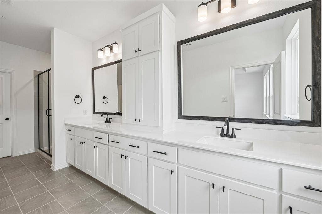 1374 Marsh Lane, Frisco, TX 75033 You'll enjoy ample room for two in this outstanding owner's bath!