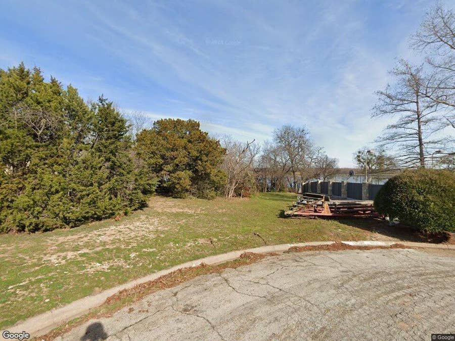 Property photo for 1513 Lakeview Court, Granbury, TX