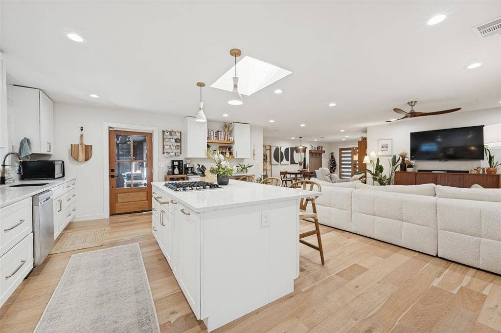 9922 Kilarney Drive, Dallas, TX 75218 9922 Kilarney Drive, Dallas, TX 75218
