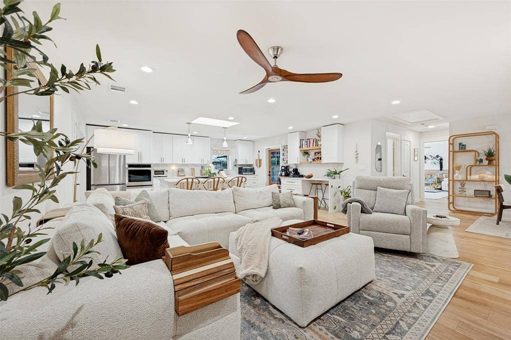 9922 Kilarney Drive, Dallas, TX 75218 9922 Kilarney Drive, Dallas, TX 75218