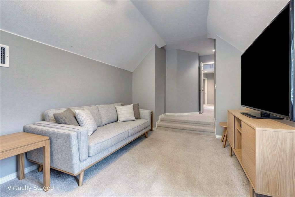 18747 Gibbons Drive, Dallas, TX 75287 18747 Gibbons Drive, Dallas, TX 75287