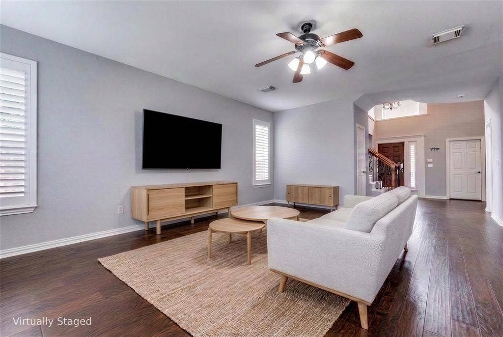 18747 Gibbons Drive, Dallas, TX 75287 18747 Gibbons Drive, Dallas, TX 75287